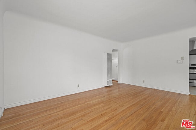 Photo - 3600 Kelton Ave