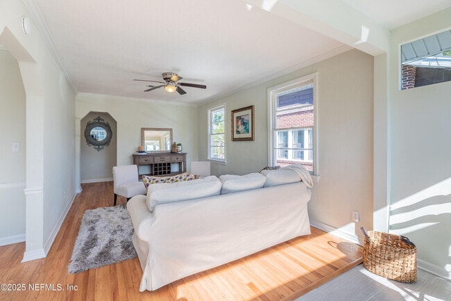 Photo - 4547 Post St