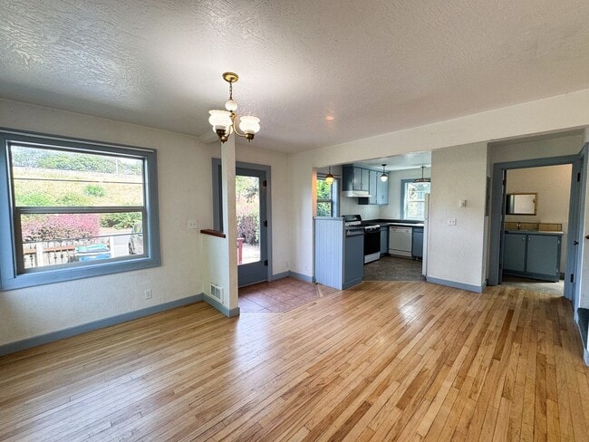 Photo - 3 Bed, 1.5 Bath overlooking the Rose Garde...