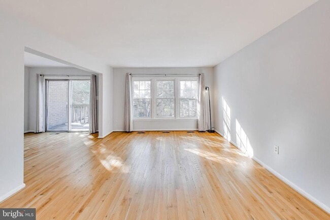 Photo - 22 Shagbark Ct