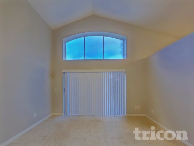 Photo - 528 Nevada Loop Rd