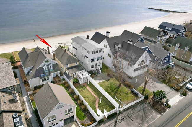 Building Photo - 1135 Fairfield Beach Rd Rental