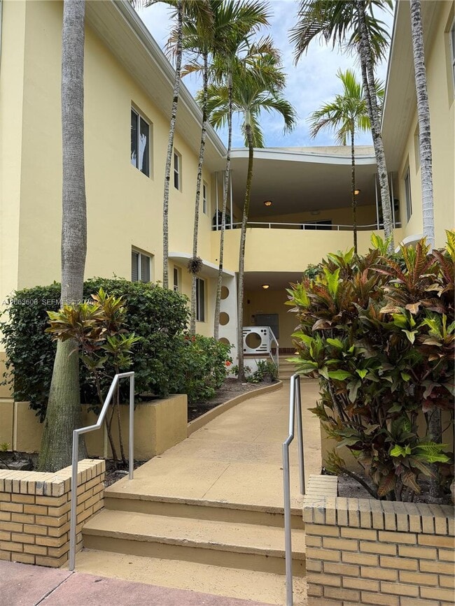 Photo - 2880 Pine Tree Dr Unit 10