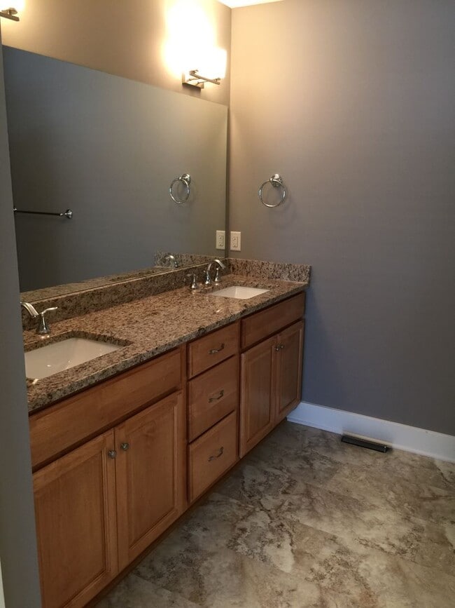 Photo - Beautiful 3 bedroom 2 1/2 bath home