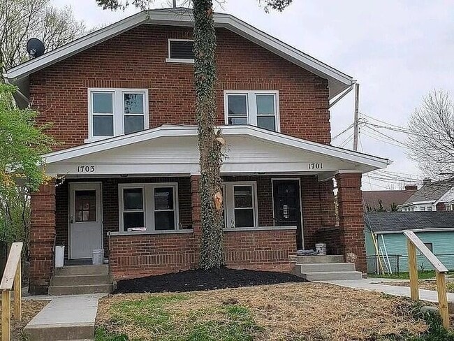 Photo - 1701 Kent St House