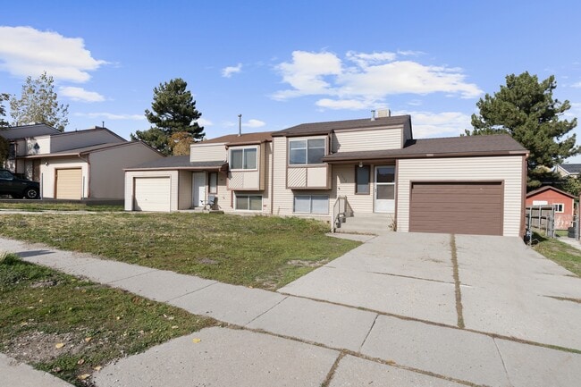 Photo - 5492 Lilac Ave