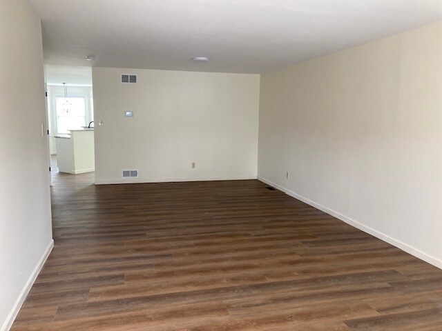 Photo - 327 Oxford Pl