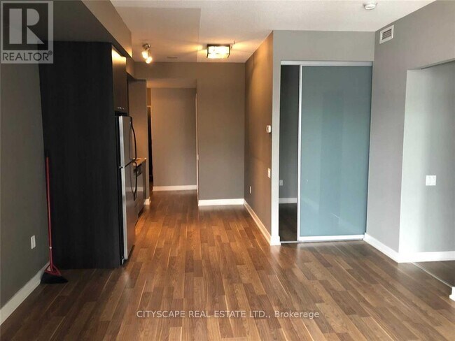 Photo - 775 King St W Unit 701