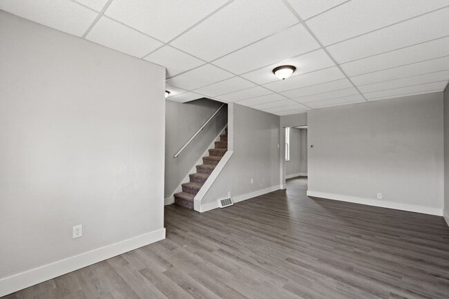 Photo - MOVE IN SPECIAL! SCORE HALF OFF 1ST MONTH'...