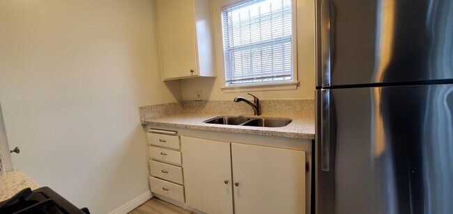 Photo - 3812 Wisconsin St