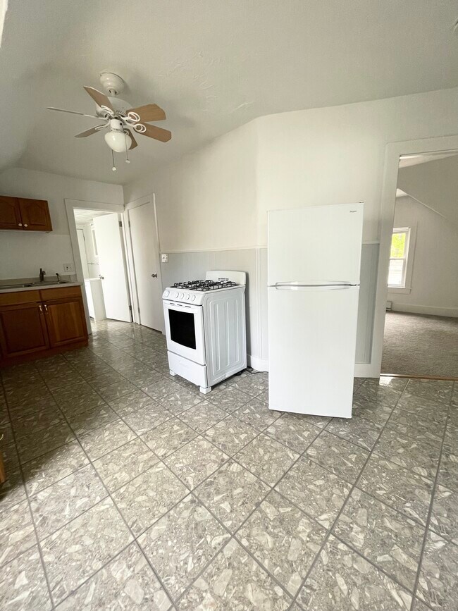 35 Wilbur St Apartments Unit 2 Taunton, MA