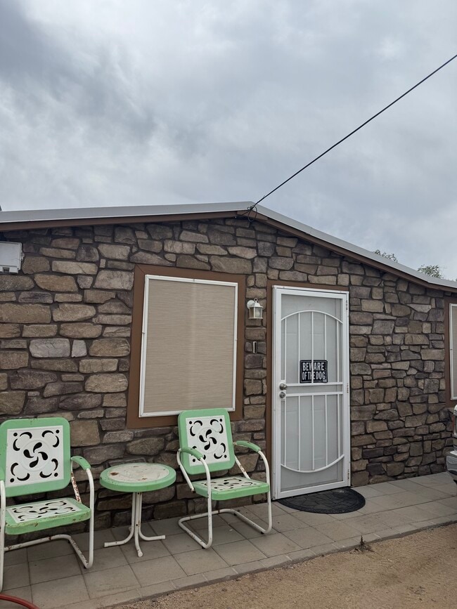 Photo - 719 W Mission Ln