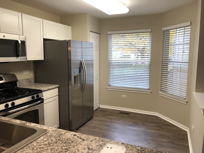 Kitchen - 2142 Orchard Ln