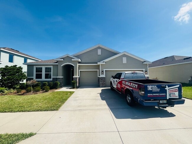 Building Photo - Beautiful Home (Must See!!) W/ Mother In-L...