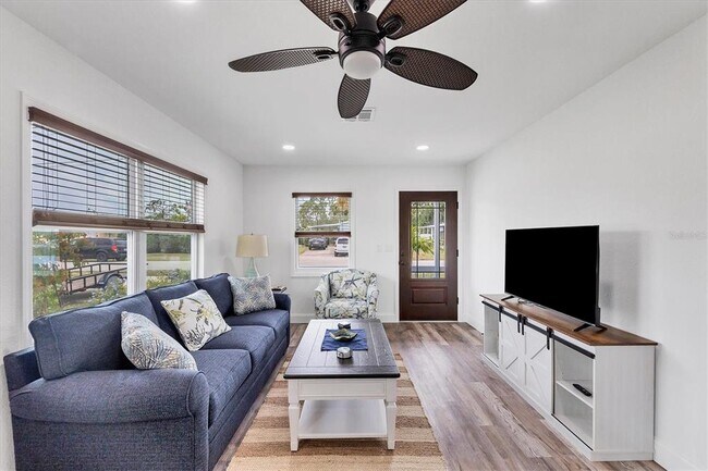 Photo - 843 Palmetto St