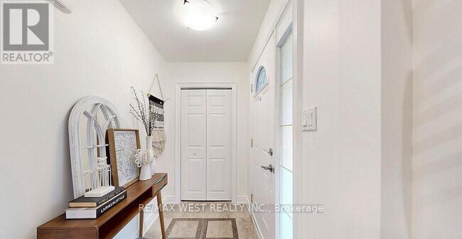 Photo - 194 Sewell Dr