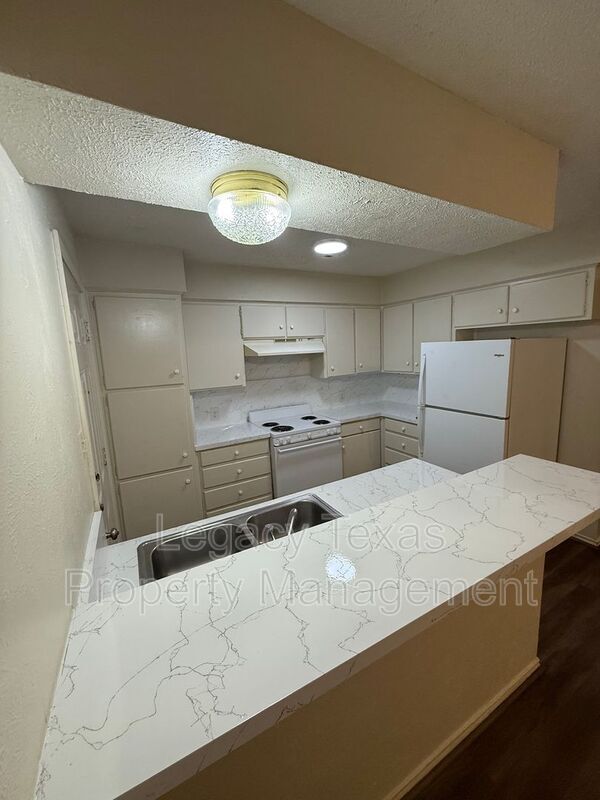 Photo - 1118 N Nolan River Rd Unit B