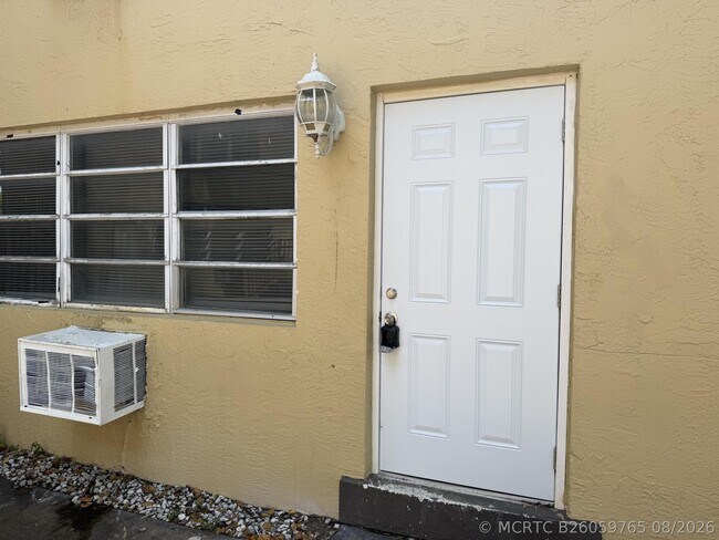 1004 NW 2nd St Unit 1
