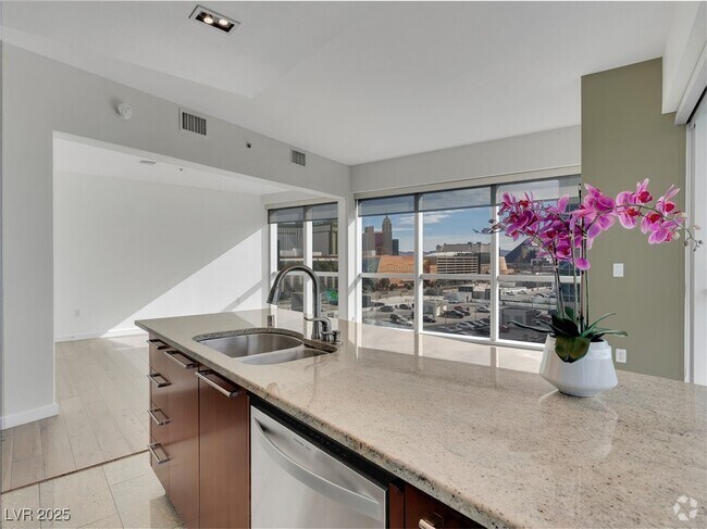 Building Photo - 4471 Dean Martin Dr Unit 1001 Rental
