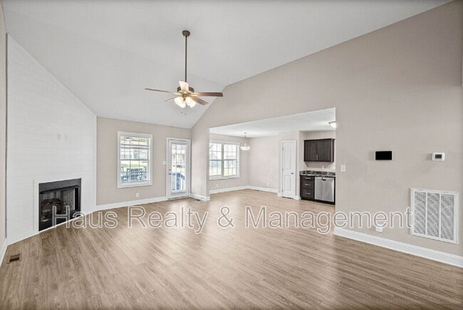 314 Lugano Ln