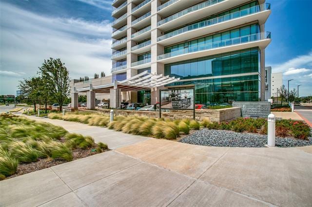 Building Photo - 7901 Windrose Ave. Unit 2501