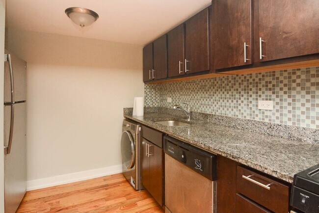 Photo - 2830 N Mildred Ave Unit F-G