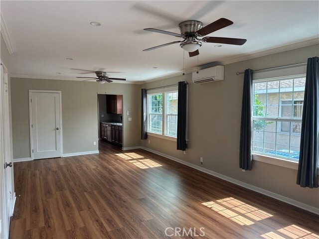 Photo - 656 W 13th St