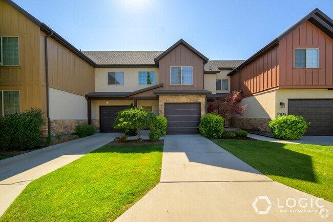 Building Photo - Gorgeous Townhome in South Jordan!