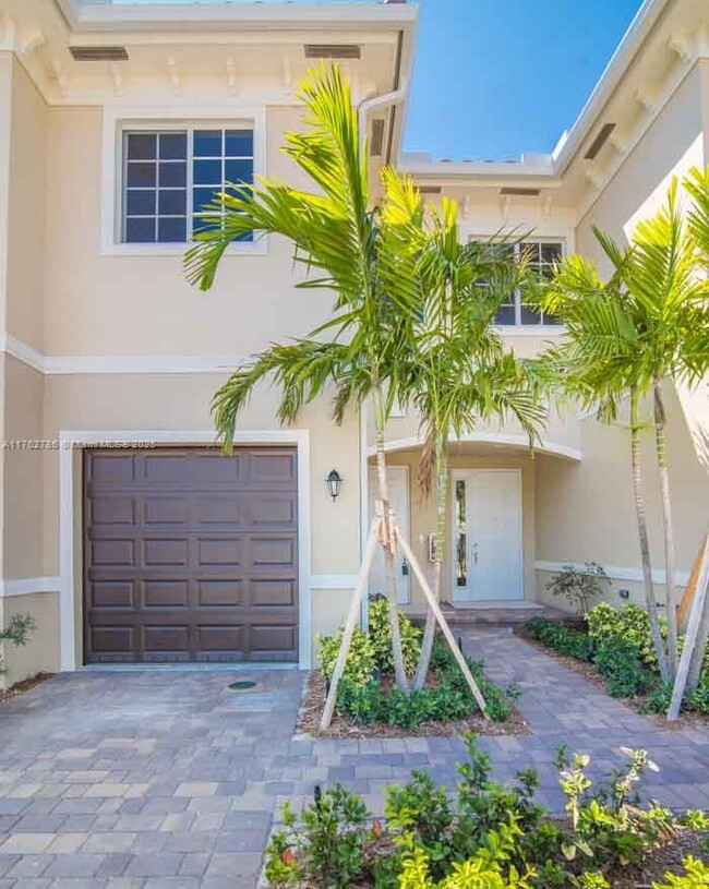 Building Photo - 2664 SW 81st Ter Rental