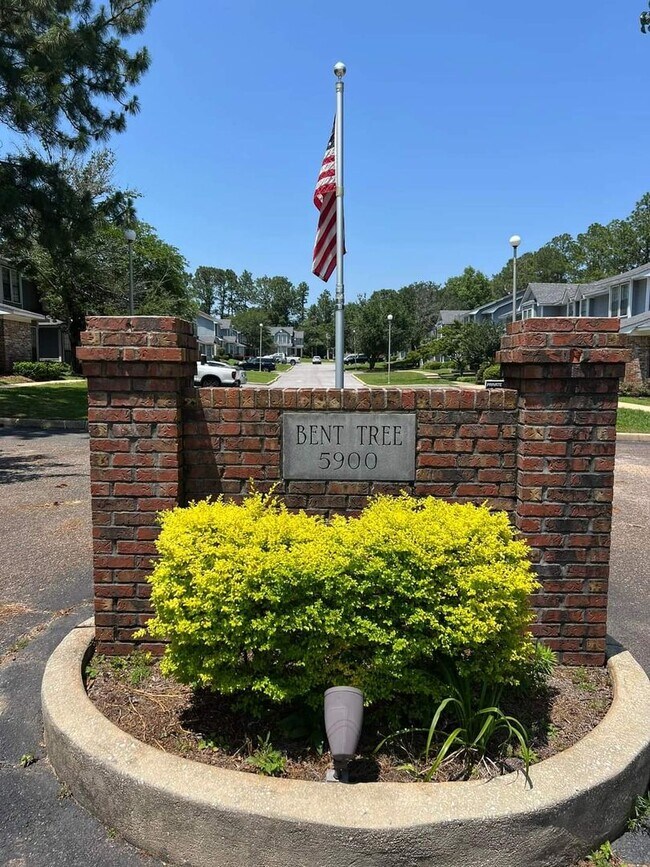 5900 Grelot Rd Unit 201