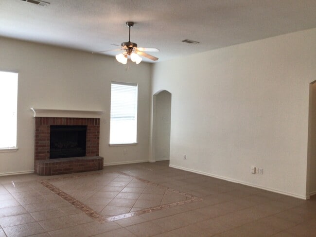 Photo - 1620 Northview Dr