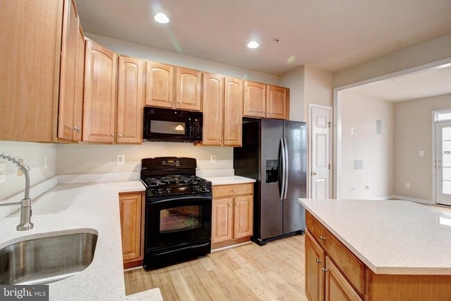 Photo - 9394 Penrose St