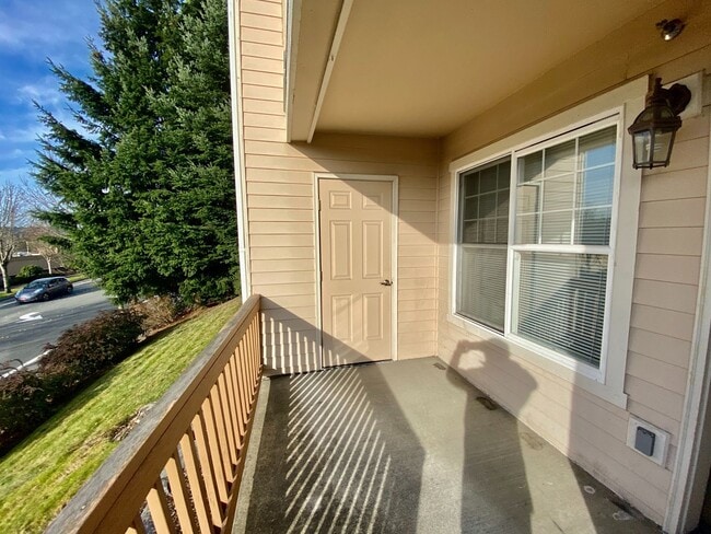 Photo - Beautiful Condo Within Walking Distance of Downtown Redmond!!