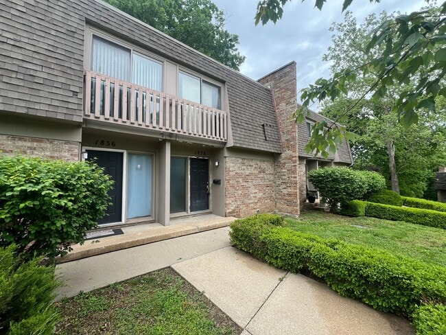 Building Photo - Charming 2bd 1.5ba home in South KC