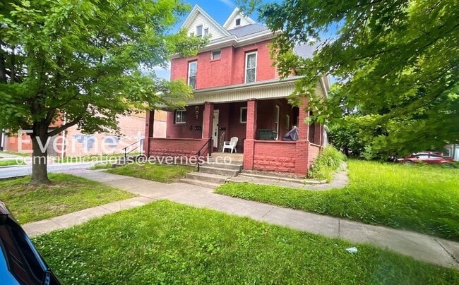 Building Photo - 22 E Welch Ave