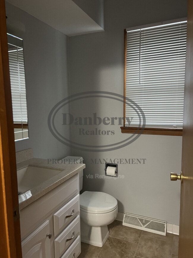 Photo - 4126 Newcastle Dr Unit Apt 1