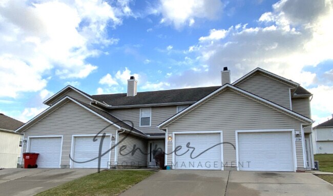 Photo - 201 NE Dogwood Townhome