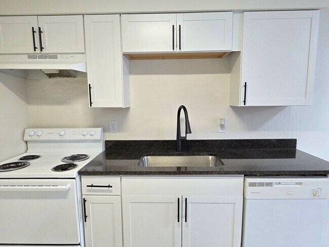 Photo - 1738 E Fern Rd Unit 1736