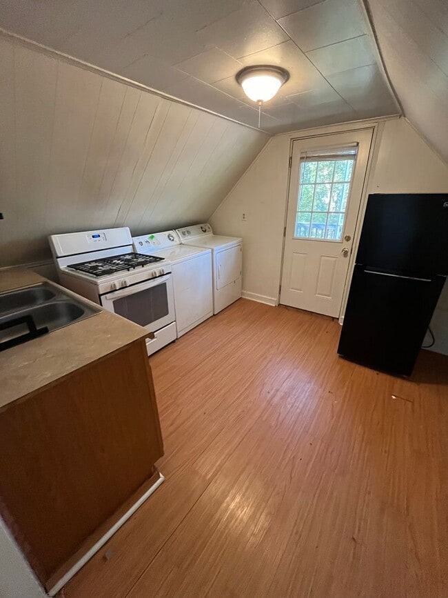 Photo - 19 Bradley St Unit 3rd floor