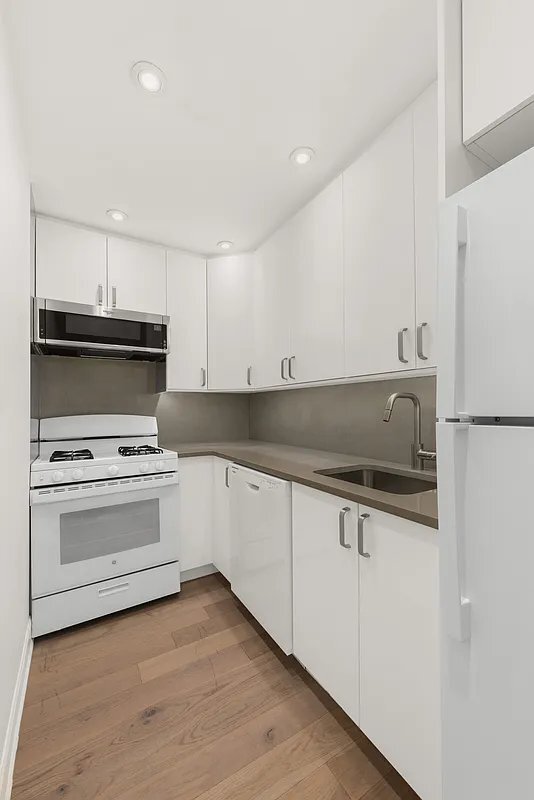 60 Fulton St Unit 8E