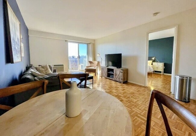 Photo - 2-Bed/1.5 Bath Apt in Pet-Friendly Complex; Pet Friendly! Ideal Location in Brookline