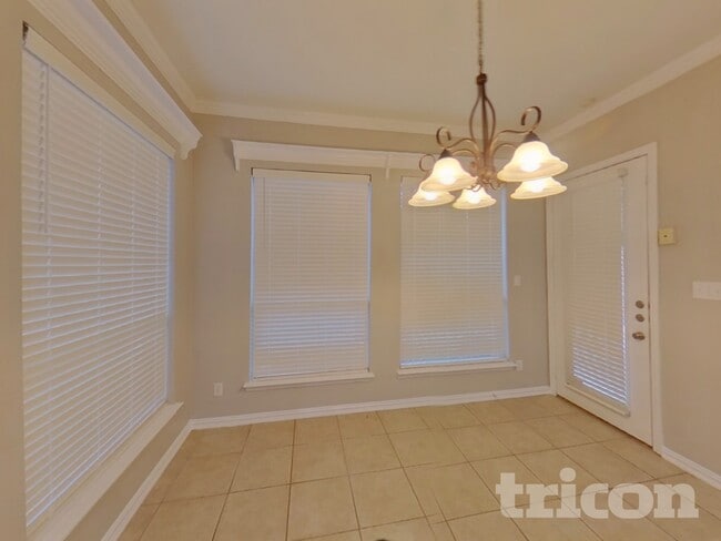 Photo - 1980 Creekside Dr