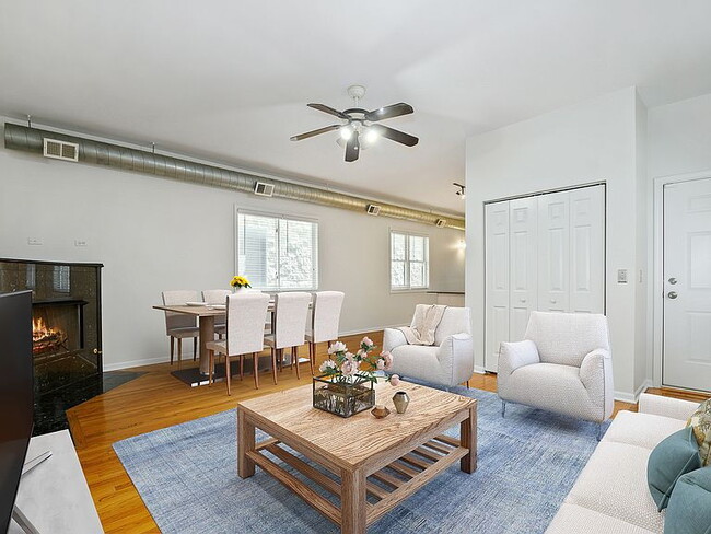 Photo - "Spacious 2-Bed, 2-Bath Gem in Chicago's Heart – 1200 Sq. Ft. of Modern Living!"