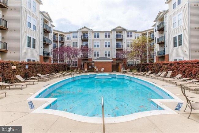 Building Photo - 2665 Prosperity Ave Unit 403
