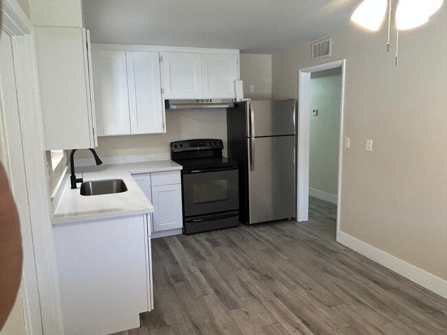 Photo - 726 E 3rd Ave