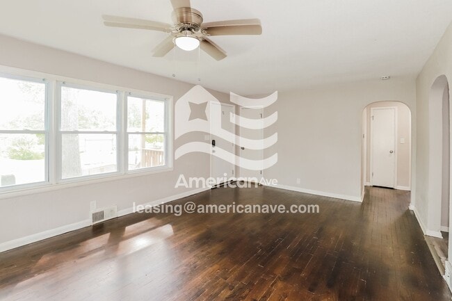 Photo - 1908 S Broadway St