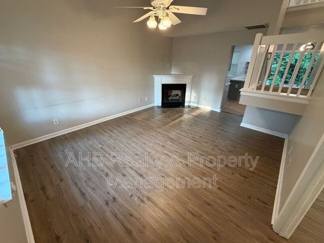 Photo - 1047 Oak Blossom Way