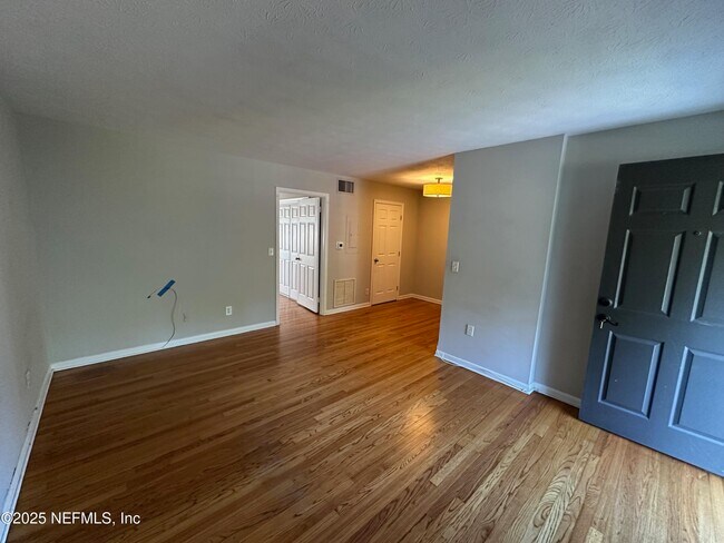 Photo - 1120 Cedar St Unit F