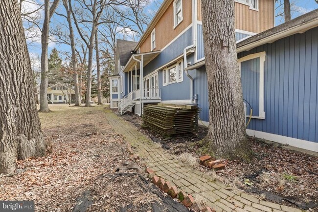 206 Grove Ave