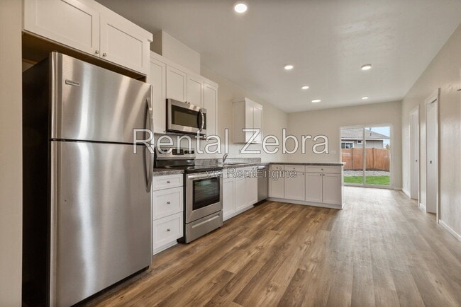 Photo - 1684 SW Salmon Ave